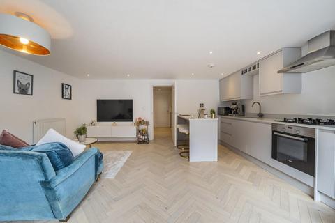 2 bedroom flat for sale, Mill Hill Road, Acton