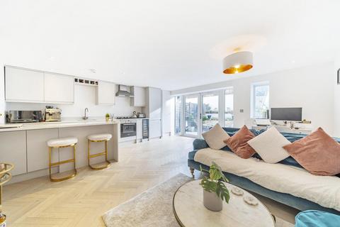 Flat 1, 39 Mill Hill Road, London, W3 8JE