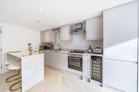 Flat 1, 39 Mill Hill Road, London, W3 8JE