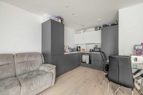 2 bedroom flat for sale, Bath Road, Slough SL1