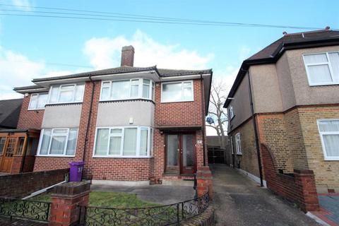 1 bedroom maisonette to rent, Epsom Road, Seven Kings