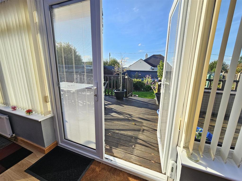 Patio doors to rear.jpg