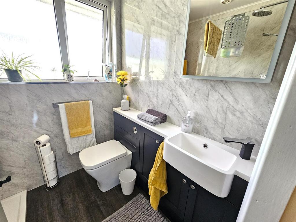 Shower Room (2).jpg