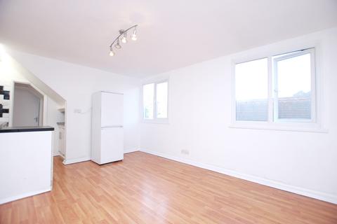 2 bedroom apartment to rent, York Road, Guildford, Surrey, GU1