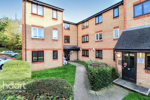 2 bedroom flat for sale, Naunton Way, Hornchurch