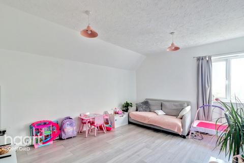 2 bedroom apartment for sale, Campion Close, Romford