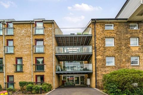 2 bedroom flat for sale, 32 Kings Mill Way, Denham, Uxbridge, Middlesex, UB9 4BS