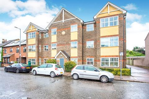 2 bedroom flat for sale, Queens Road, Watford WD17