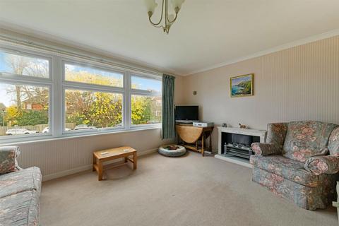 2 bedroom flat for sale, Downs Hill Road, Epsom