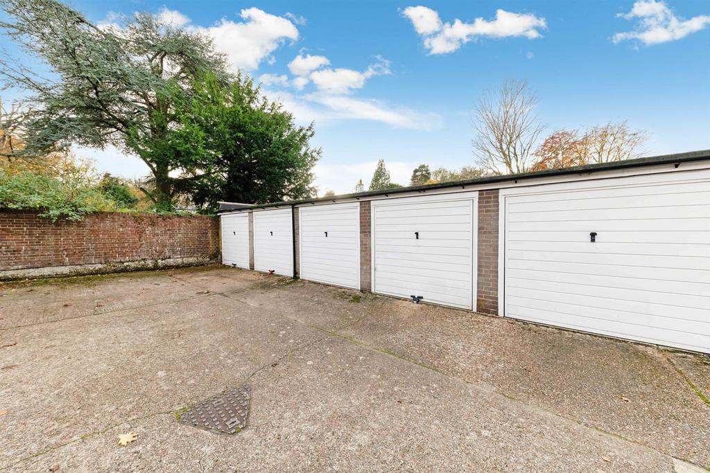 BRIAVELS COURT, FLAT -21.jpg