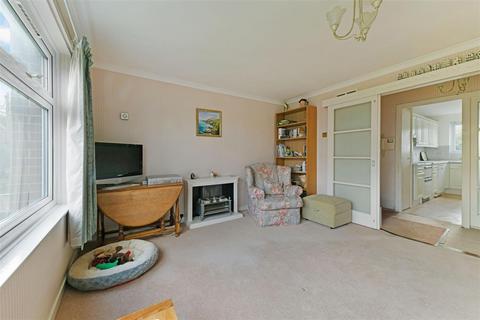 16, Briavels Court Downs Hill Road, Epsom, KT18 5HP