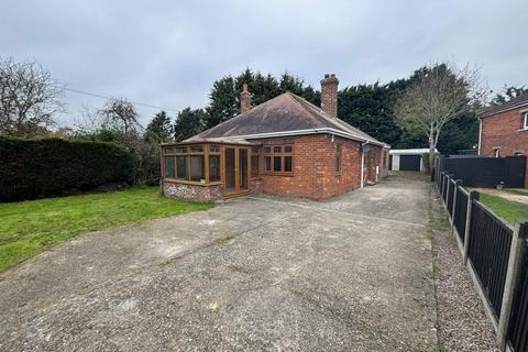 5 bedroom bungalow to rent, Station Road, Old leake