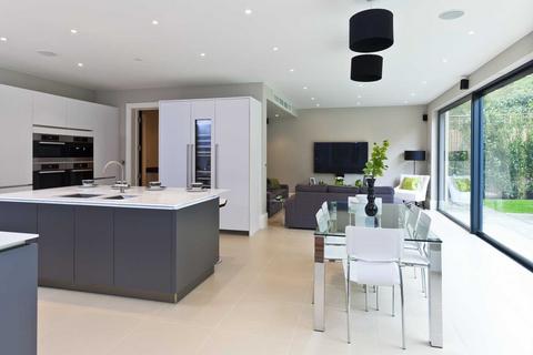 Birchwood Leigh Place, Cobham, KT11 2HL
