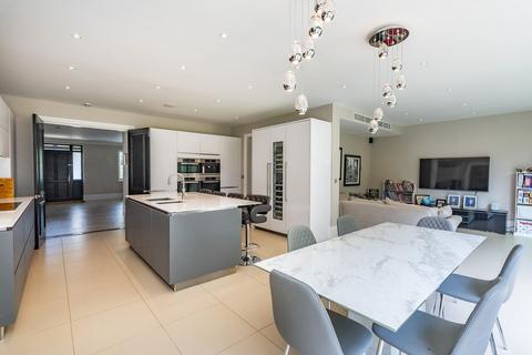 Birchwood Leigh Place, Cobham, KT11 2HL