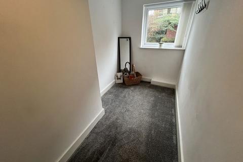 2 bedroom terraced house to rent, Halfpenny Lane, Pontefract, WF8