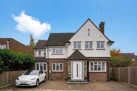 4 bedroom detached house to rent, Whitehall Road, Harrow