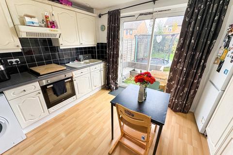 2 bedroom semi-detached house for sale, Hornsea Close, Tilehurst, Reading, RG30