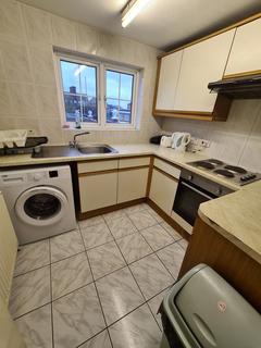 1 bedroom house of multiple occupation to rent, Elmwood Avenue, Harrow HA3