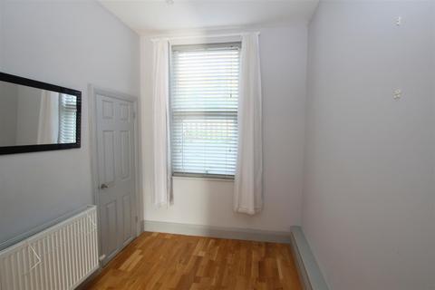 2 bedroom apartment to rent, St James Place, Ilfracombe EX34