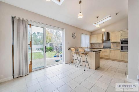 4 bedroom house for sale, Brimpsfield Close, London