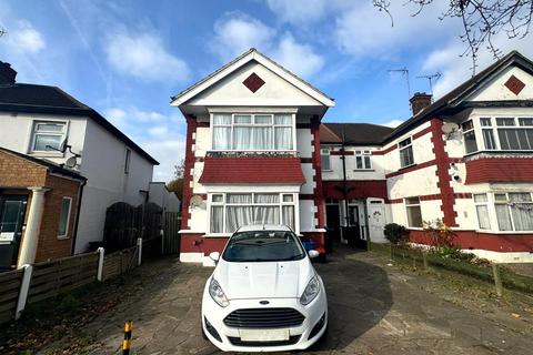 3 bedroom maisonette to rent, Lechmere Avenue, Woodford Green