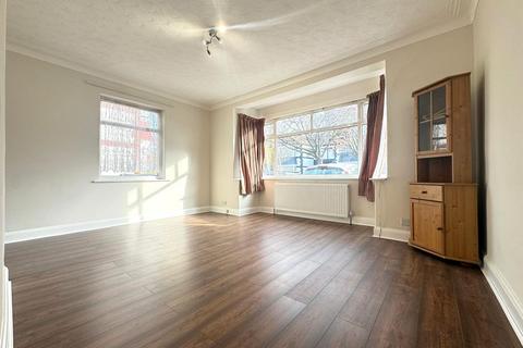 3 bedroom maisonette to rent, Lechmere Avenue, Woodford Green