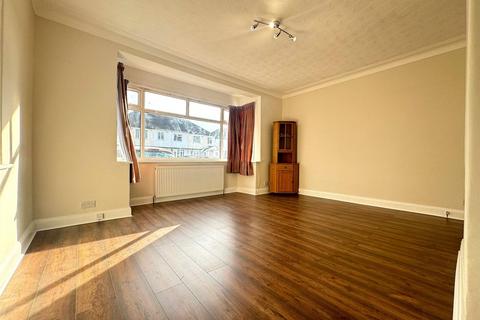 3 bedroom maisonette to rent, Lechmere Avenue, Woodford Green