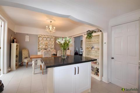 3 bedroom semi-detached house for sale, St. Johns Road, Ryde, PO33 2RP