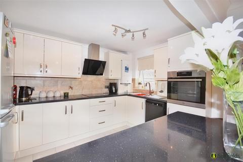 3 bedroom semi-detached house for sale, St. Johns Road, Ryde, PO33 2RP