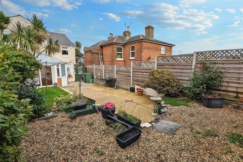 3 bedroom semi-detached house for sale, St. Johns Road, Ryde, PO33 2RP