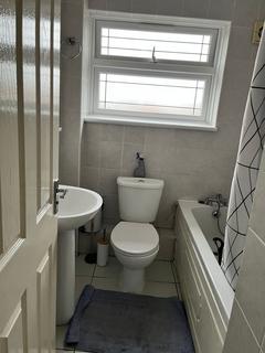 1 bedroom in a house share to rent, Bedford Avenue, Hayes UB4