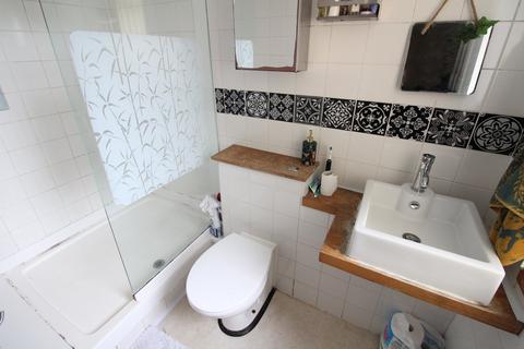 13 Dockroyd, Oakworth, Keighley, BD22 7RH