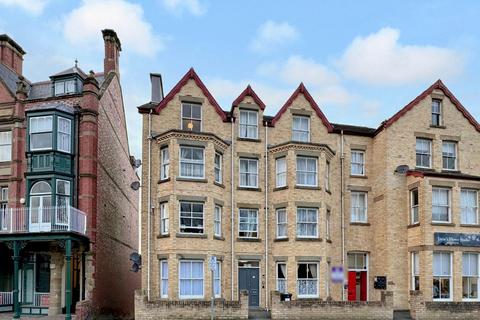 2 bedroom apartment for sale, High Street, Llandrindod Wells, LD1