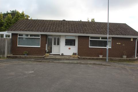 3 bedroom detached bungalow to rent, Stour View Gardens, Corfe Mullen BH21