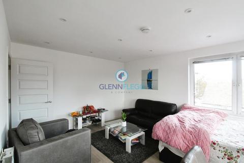 1 bedroom flat to rent, West Central, Slough