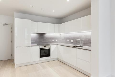 2 bedroom apartment to rent, Echo Court, Royal Wharf, London, E16