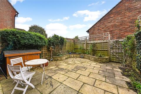 3 bedroom terraced house for sale, Bishopsgate Walk, Chichester, PO19