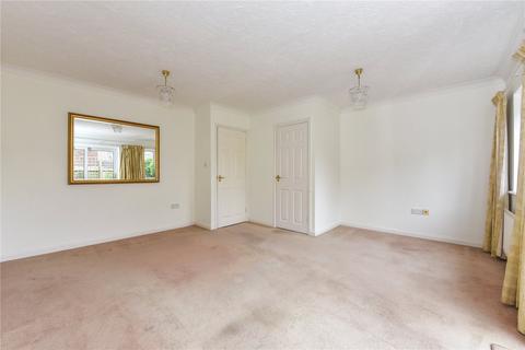 3 bedroom terraced house for sale, Bishopsgate Walk, Chichester, PO19