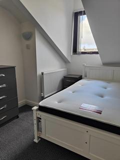 1 bedroom house to rent, Room 7, 19 Merton Road