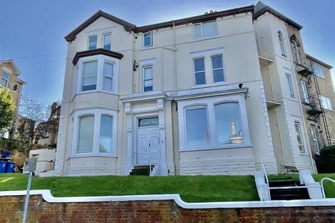 1 bedroom flat to rent, Cromwell Parade, Scarborough