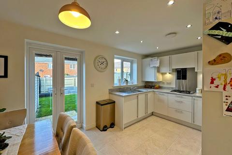 3 bedroom semi-detached house for sale, Flemish Gardens, Kingswinford, DY6