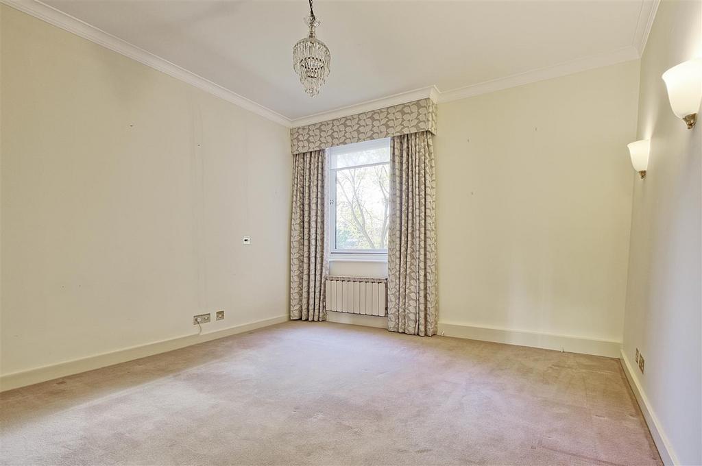 Bedroom 1.jpg