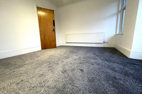 2 bedroom maisonette to rent, Ladysmith Road, Harrow Weald HA3