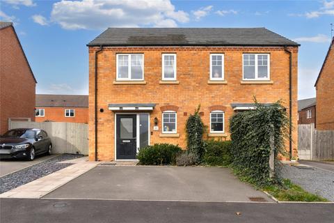 2 bedroom semi-detached house to rent, Bluebell Close, Worcestershire WR9