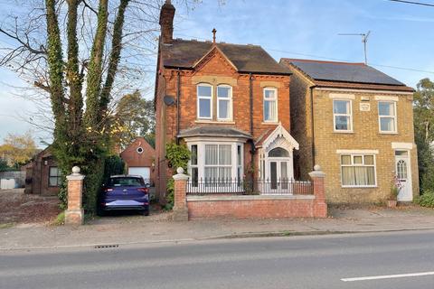 3 bedroom detached house for sale, Elm High Road, Wisbech