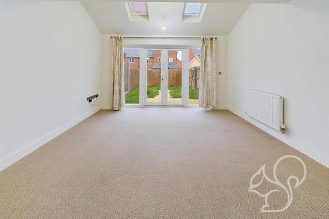 15 Copse Drive, Rowhedge, Colchester, CO5 7DU