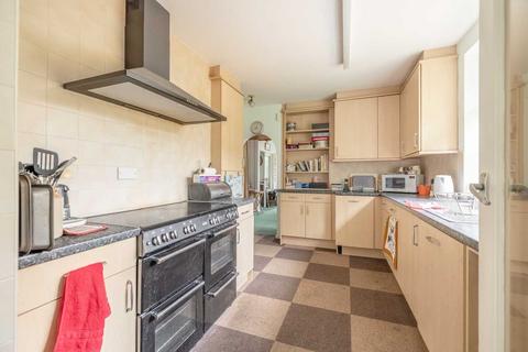 2 Elmcroft, Datchet, Slough, SL3 9DS