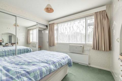2 Elmcroft, Datchet, Slough, SL3 9DS