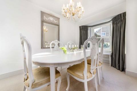 5 bedroom house to rent, Holly Close, Sunbury-On-Thames TW16