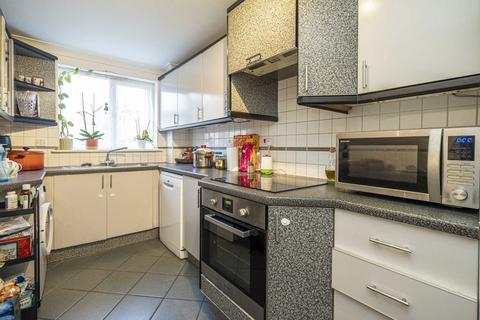 2 bedroom flat for sale, Thames Close, Hampton TW12